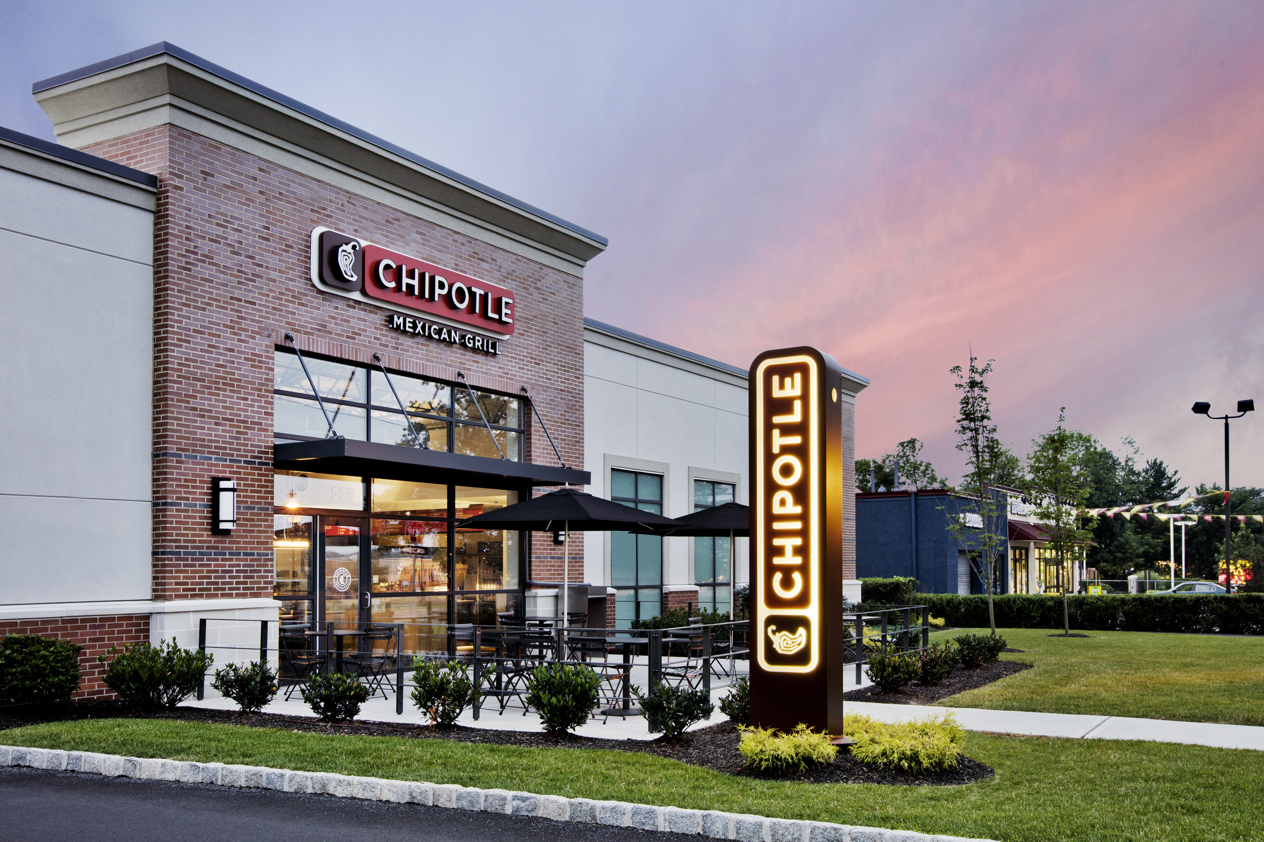 Chipotle 携手 GreenbergFarrow 打造独具特色的餐厅空间-0