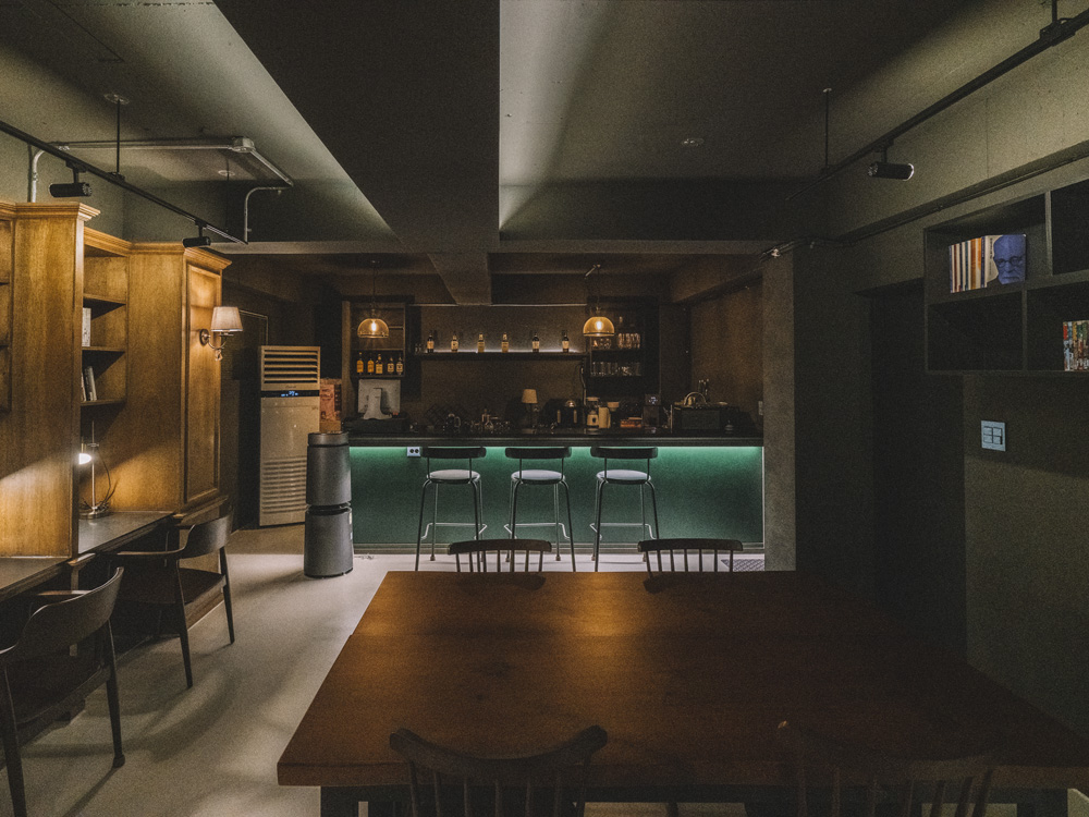 16 平米北欧风格公寓 | 极简与复古的完美融合-3