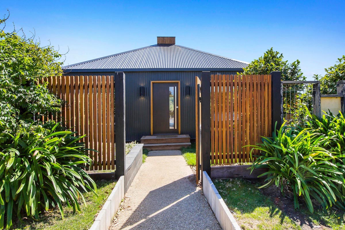 Simple and minimalist wooden Red Hill Residence by Finnis Architects   CAANdesign  Architecture and home design blog-15
