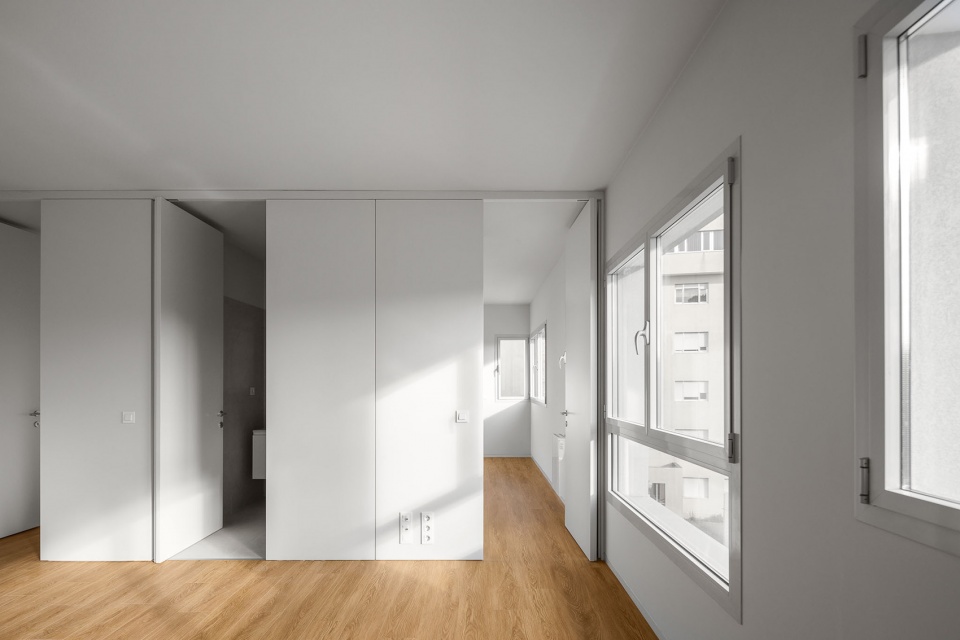 Nova Rio 住宅 | 极简主义与灵动开窗的完美融合-58