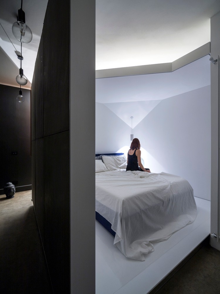 都灵“无门”公寓，明亮通透的混凝土洞穴-19