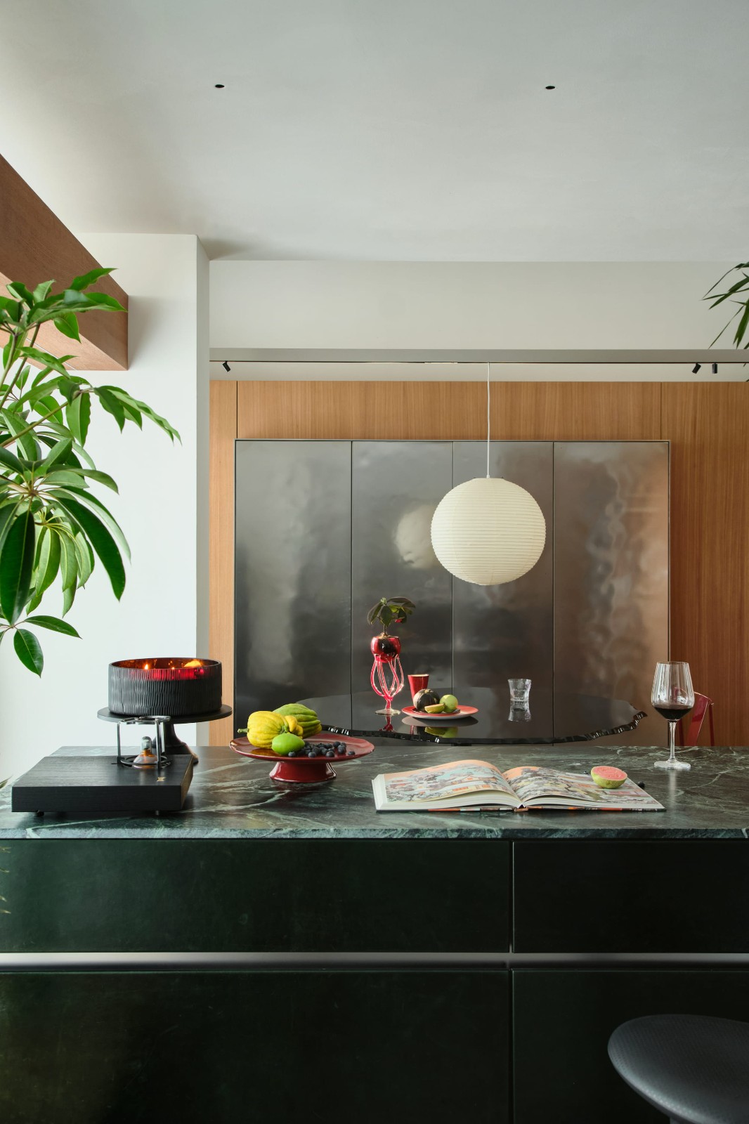 现代折衷与艺术的交织:复式空间“不被定义的家”设计丨HURR赫设计-23