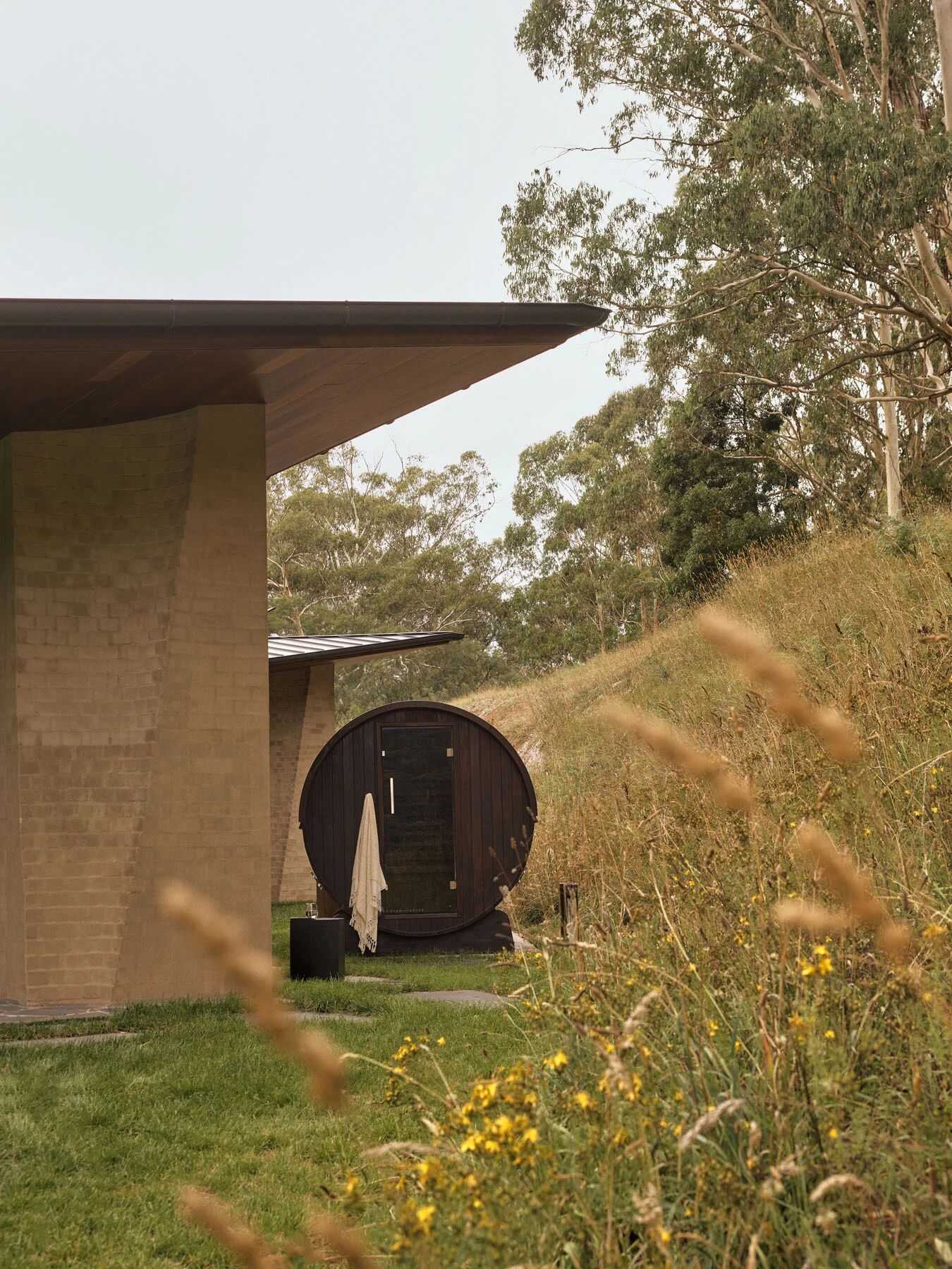 霍夸河畔小屋（霍夸河畔旅馆）丨加拿大维多利亚丨罗布·米尔斯建筑与室内设计事务所-22