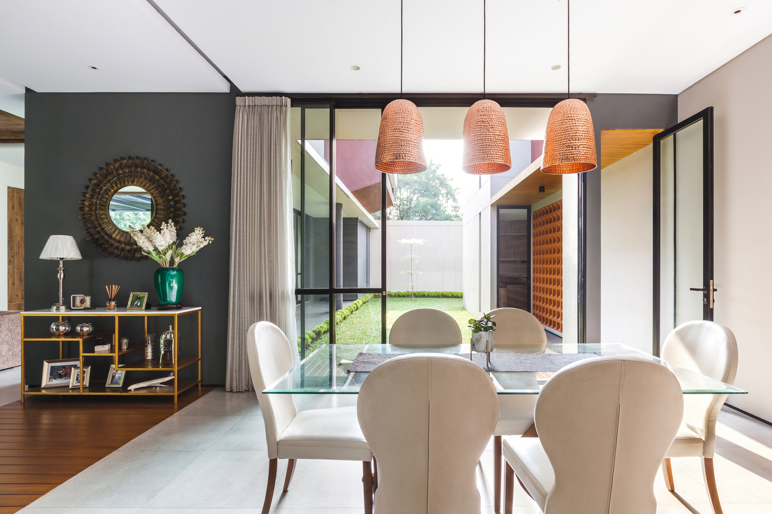 印尼热带现代住宅 | 光之井的绿洲魅力-18