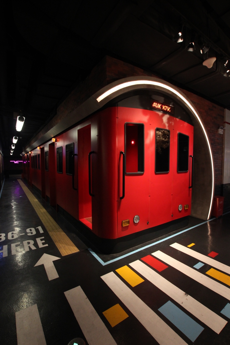 骑光穿越 | 埃素灯光设计营造主题街区场景化娱乐新体验-32