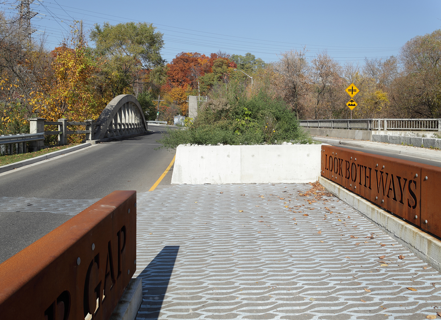 多伦多 Pottery Road 自行车与行人穿越通道-5