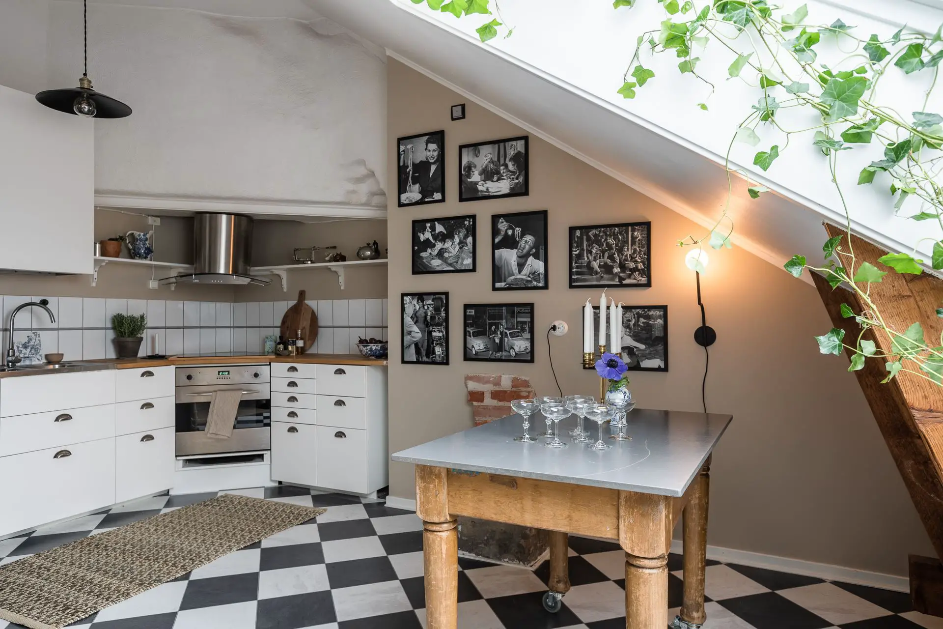 瑞典顶楼公寓的蓝色魅力-7