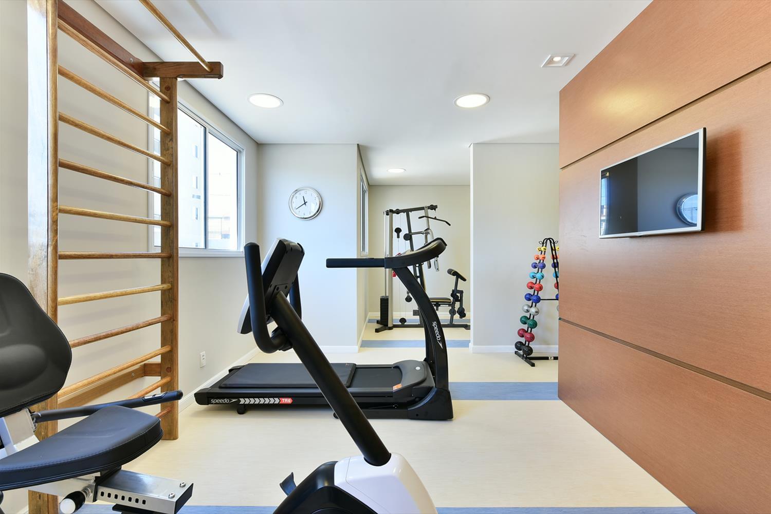 巴西住宅设计，绿色涂料墙凸显儿童趣味空间-7