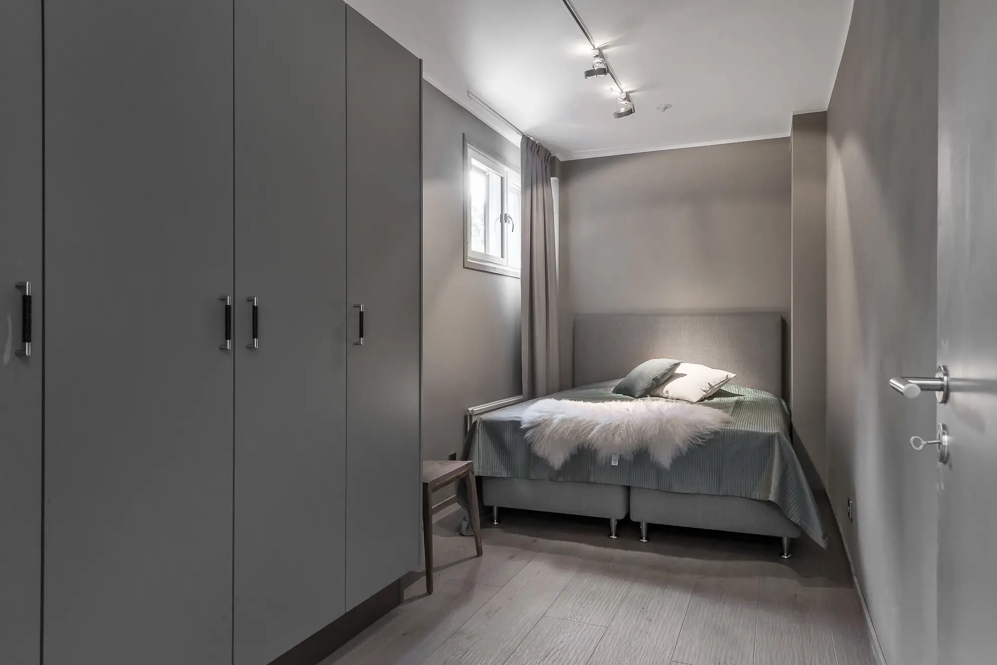 灰度空间 | 巧妙设计的小户型公寓-15