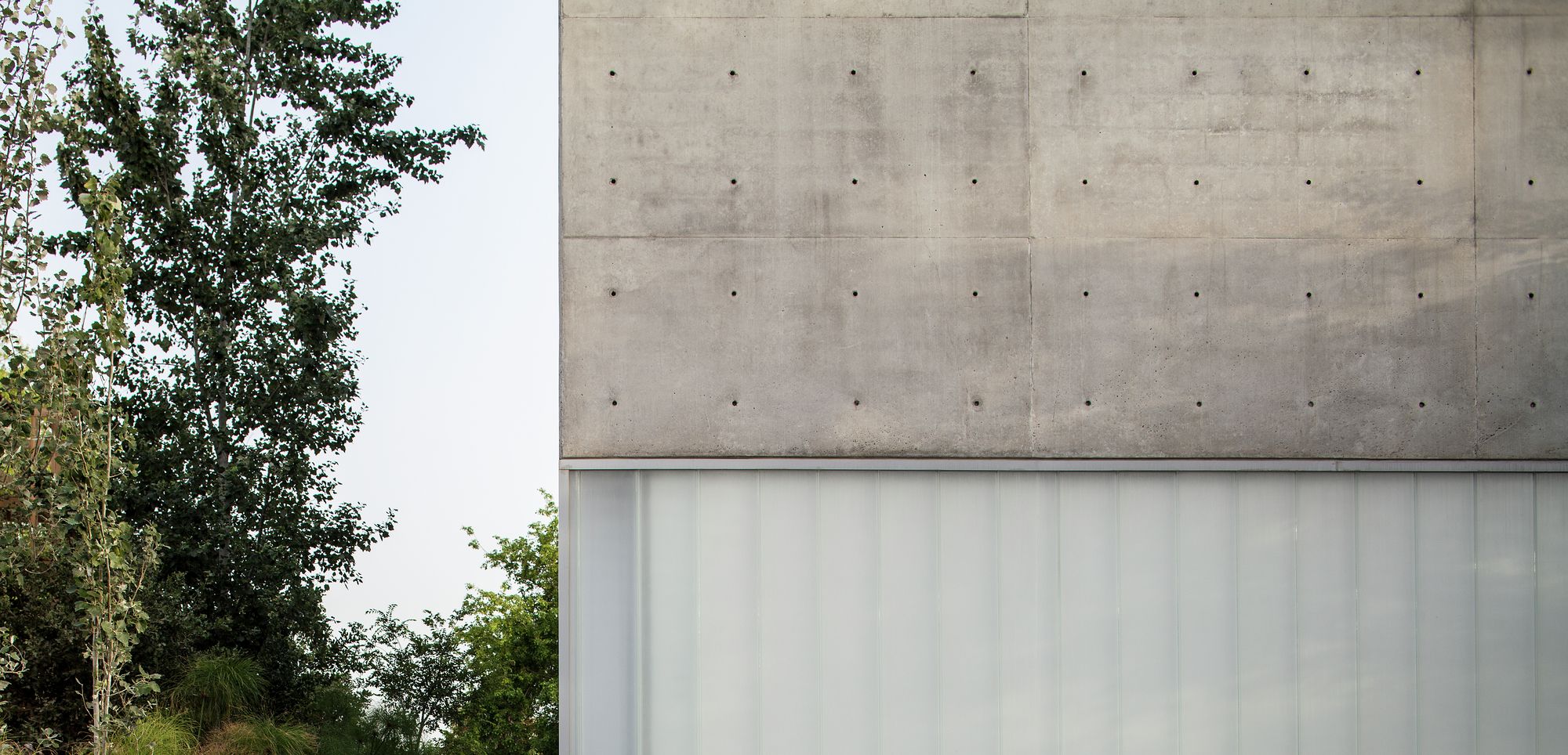 割裂与连接 | 混凝土与玻璃的共生之作-32