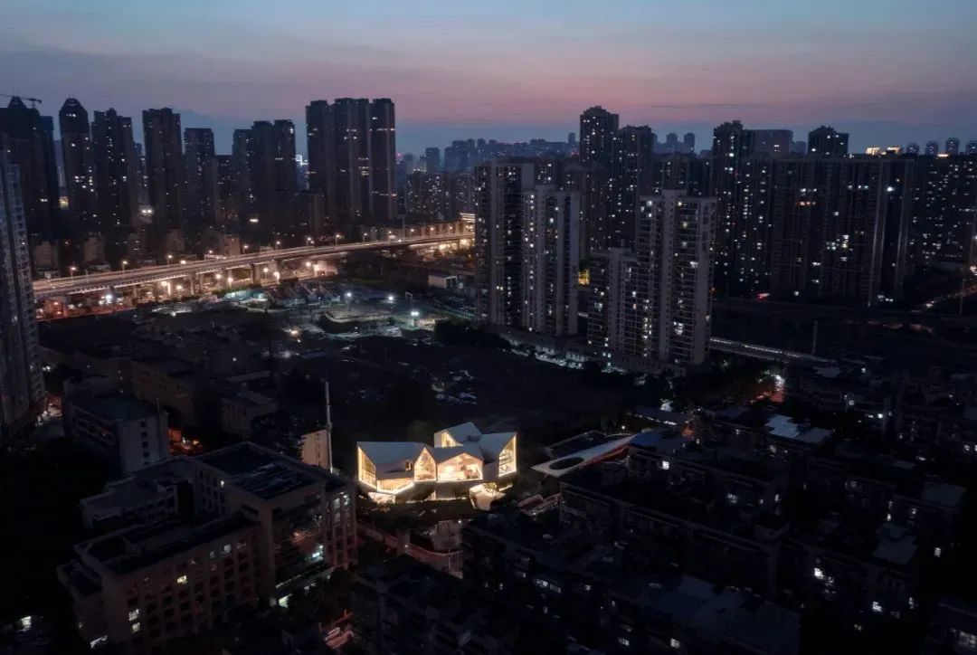 折叠乐园汉口万科城市展厅及幼儿园丨中国武汉丨一树建筑工作室-1