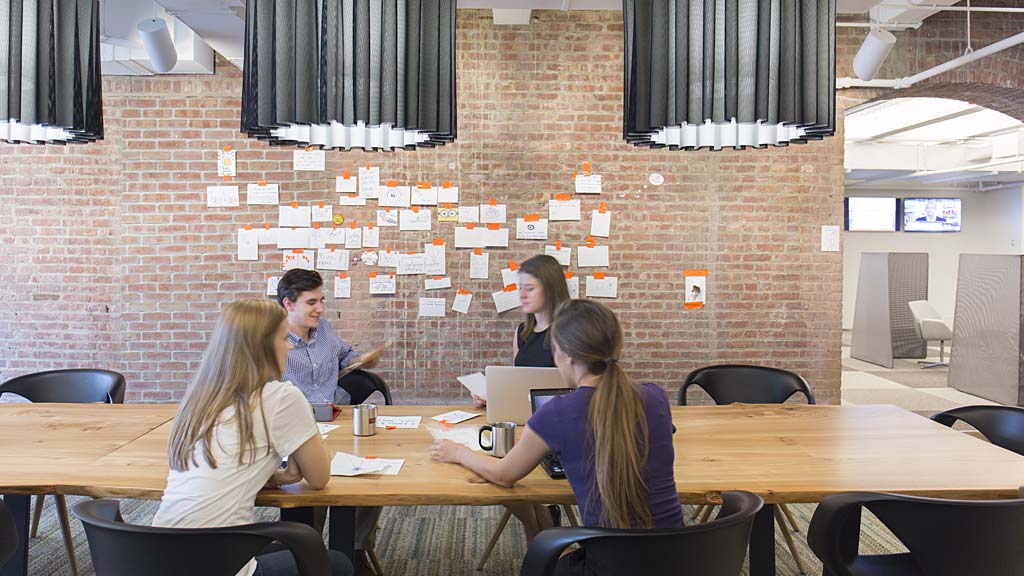 纽约旧仓库变身教育巨头 Pearson 现代办公空间-4