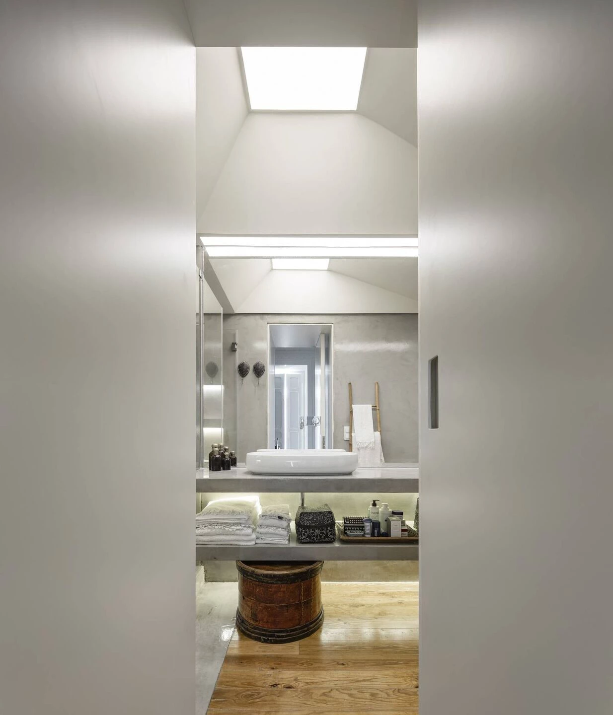 里斯本中心翻新公寓丨葡萄牙里斯本丨João Tiago Aguiar,arquitectos-33