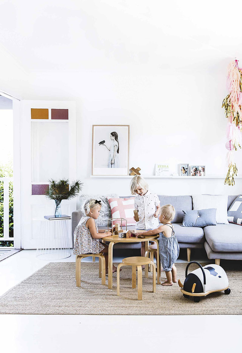 澳大利亚夏日海滩小屋的简约圣诞装饰-7