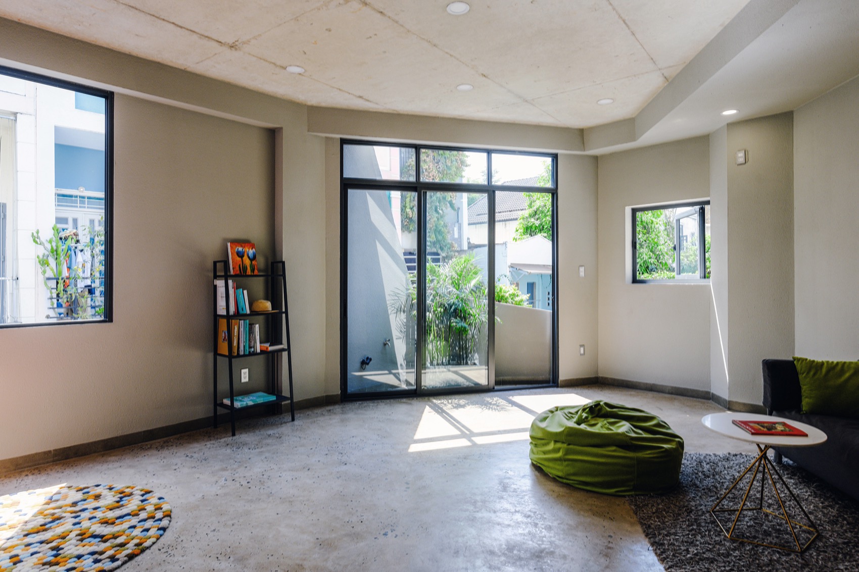 越南 CORNERSTONE 综合用途建筑丨越南胡志明市丨ROOM+ Design & Build-38