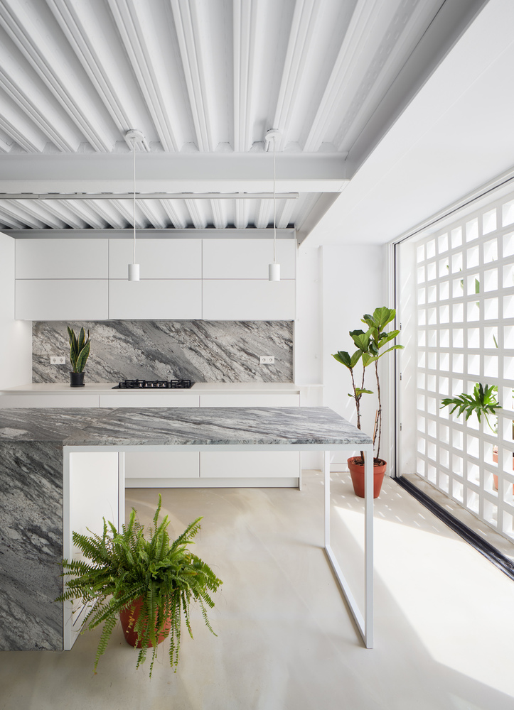 巴塞罗那废旧厂房变舒适住宅-34