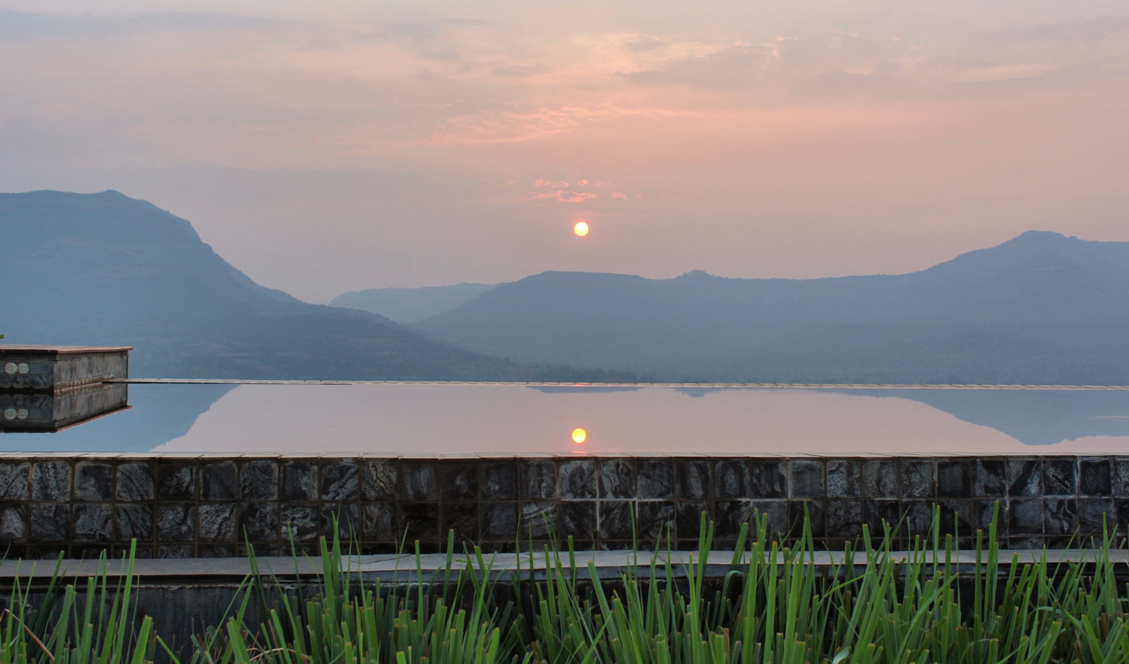 印度波纳湖边的石堡之家-41
