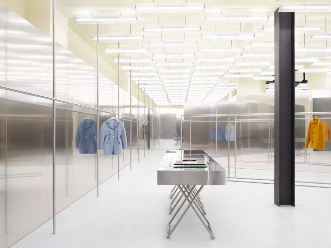 柏林 Acne Studios 旗舰店,不锈钢内饰诠释简约美学-9