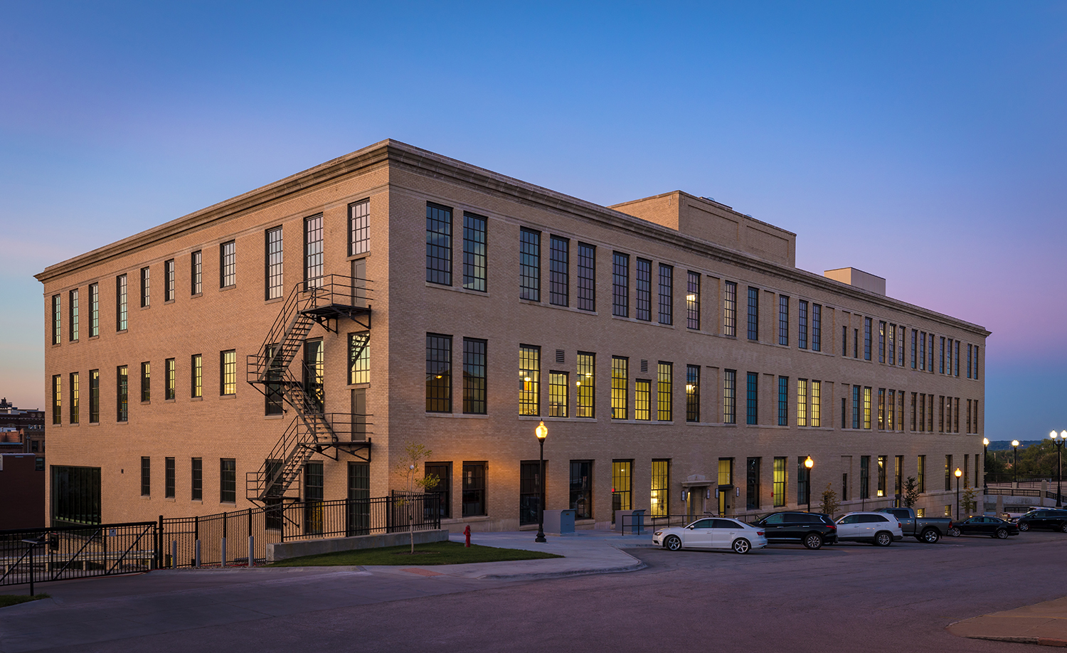 Warren Distribution 总部-9