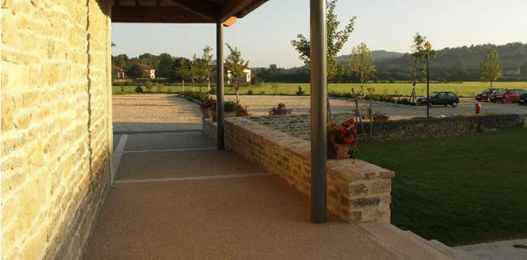 建设多功能社区大厅及市政广场和场地改造丨法国-4