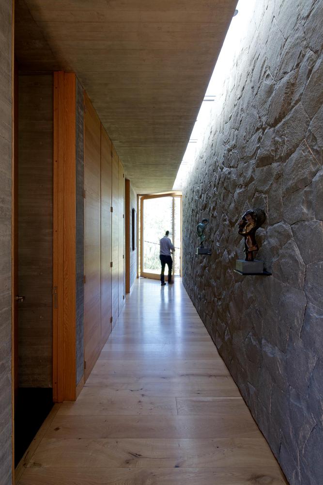 智利 PF House 丘陵景观中的宜居设计-25