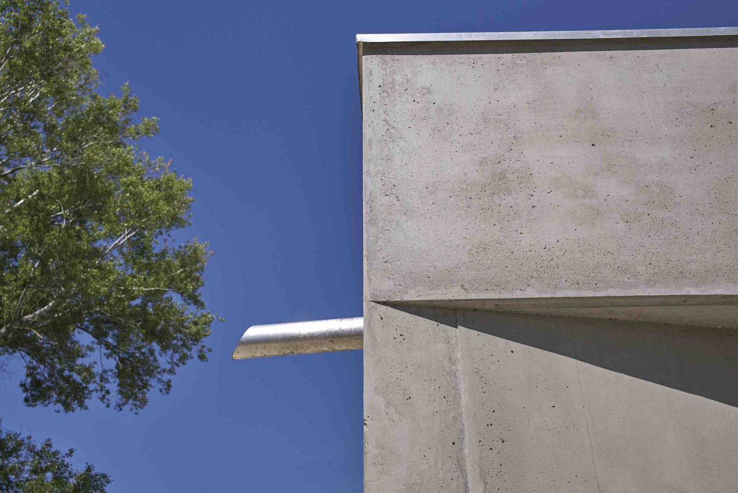 青年中心 Zakarian | 混凝土与自然的共生-62