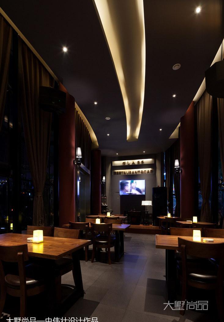 230㎡现代酒吧餐厅,绿色植物与柔和灯光打造露天卡座区-14