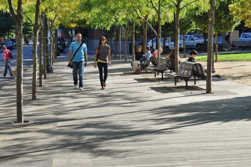 波特兰 Jamison 广场 | 阶梯喷泉的公共空间艺术-10