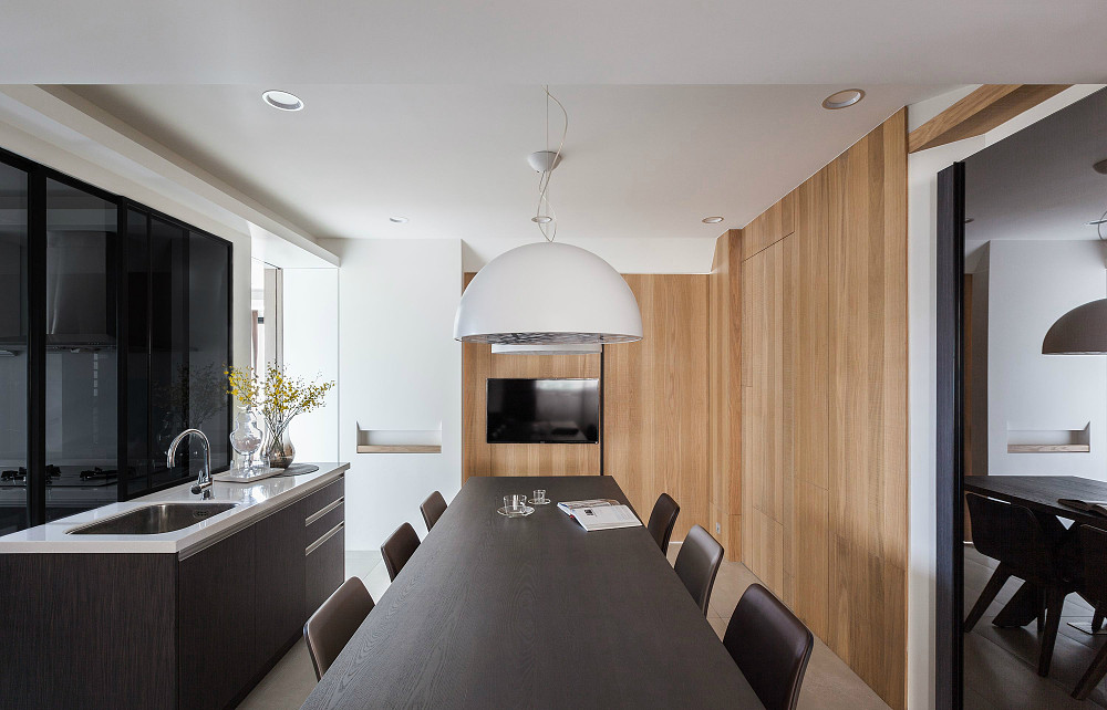 现代风格住宅设计 | 木质、金属、玻璃的巧妙融合-2