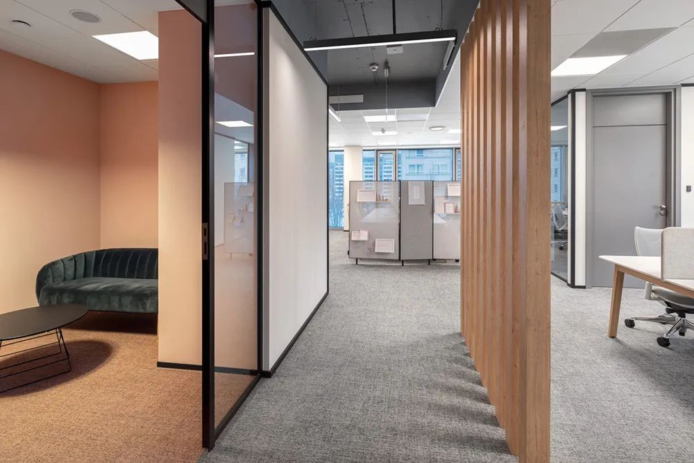 雅诗兰黛华沙办公设计丨波兰华沙丨Colliers Define-17