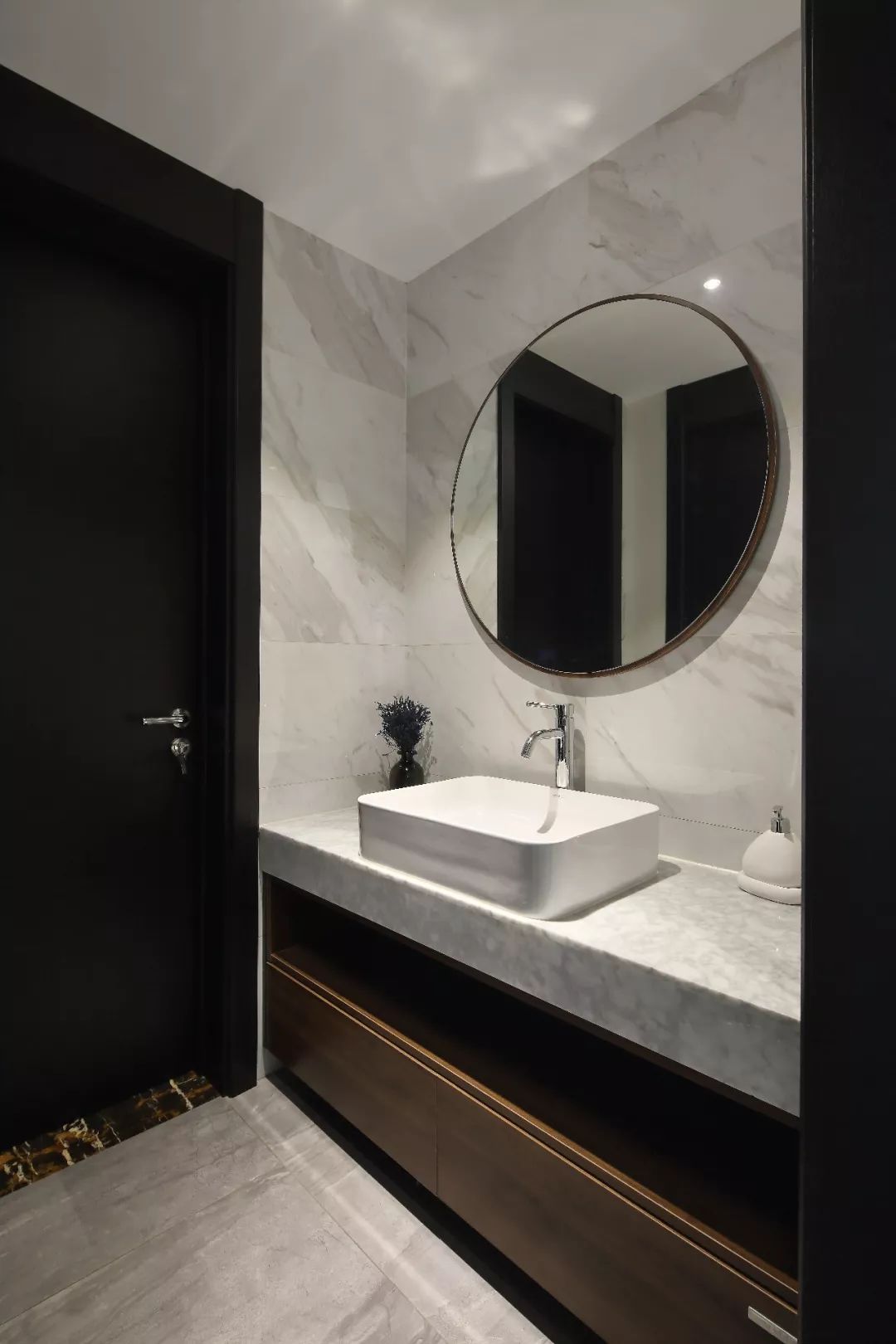 宁波 90 后小夫妻的现代简约暗系家居-50