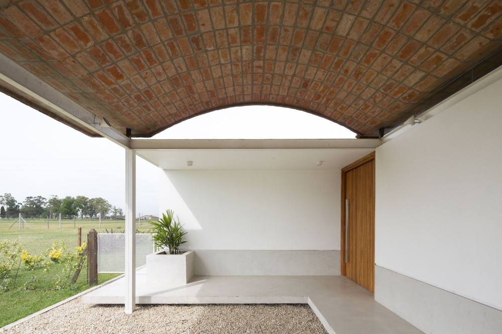 阿根廷Monopoli 住宅，金属框架+瓷屋顶(2021)(Fabrizio Pugliese)设计-19