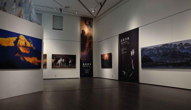 邹本东摄影艺术展-12