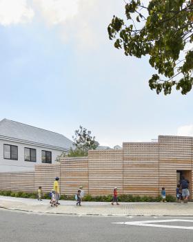 "small pond" Nursery / Naf Architect & Design