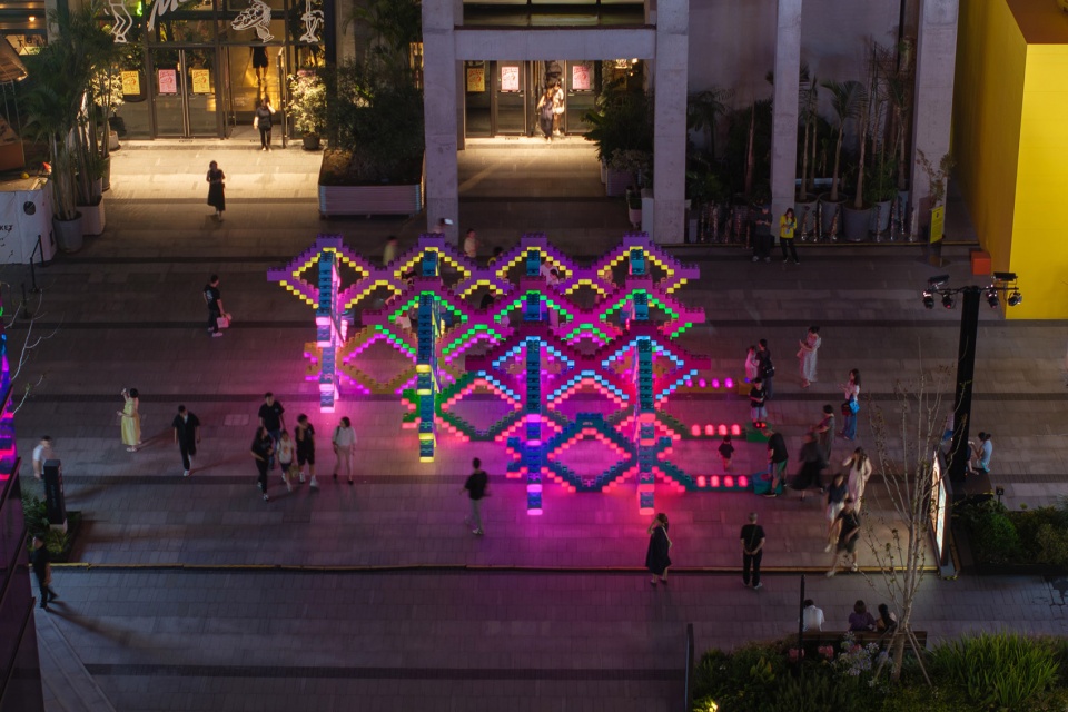 乐高® “世界玩乐节” – 《织光乐园》公共艺术装置丨中国上海丨大星吉子工作室-12