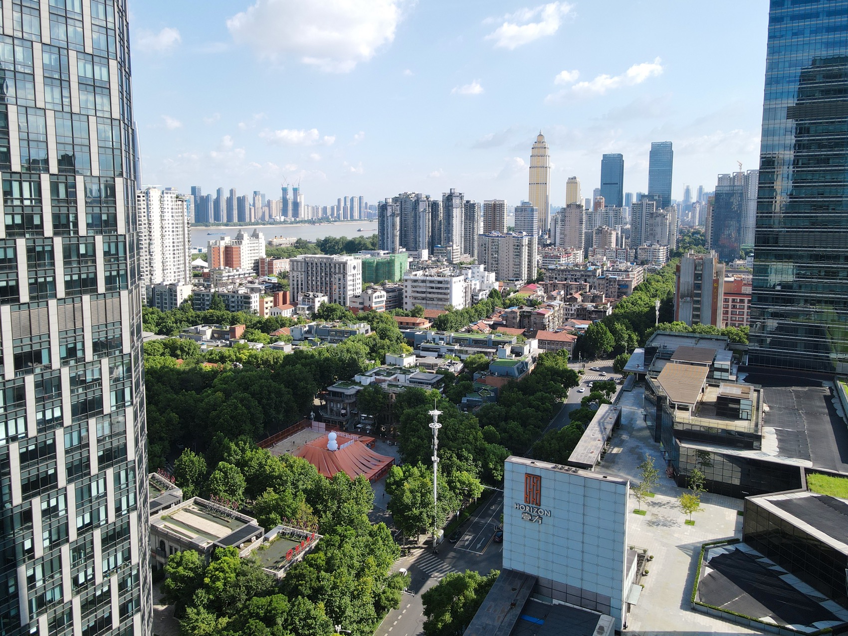 武汉天地“DIVE IN SUMMER 潮涌派对”丨中国武汉丨UAO 瑞拓设计-128