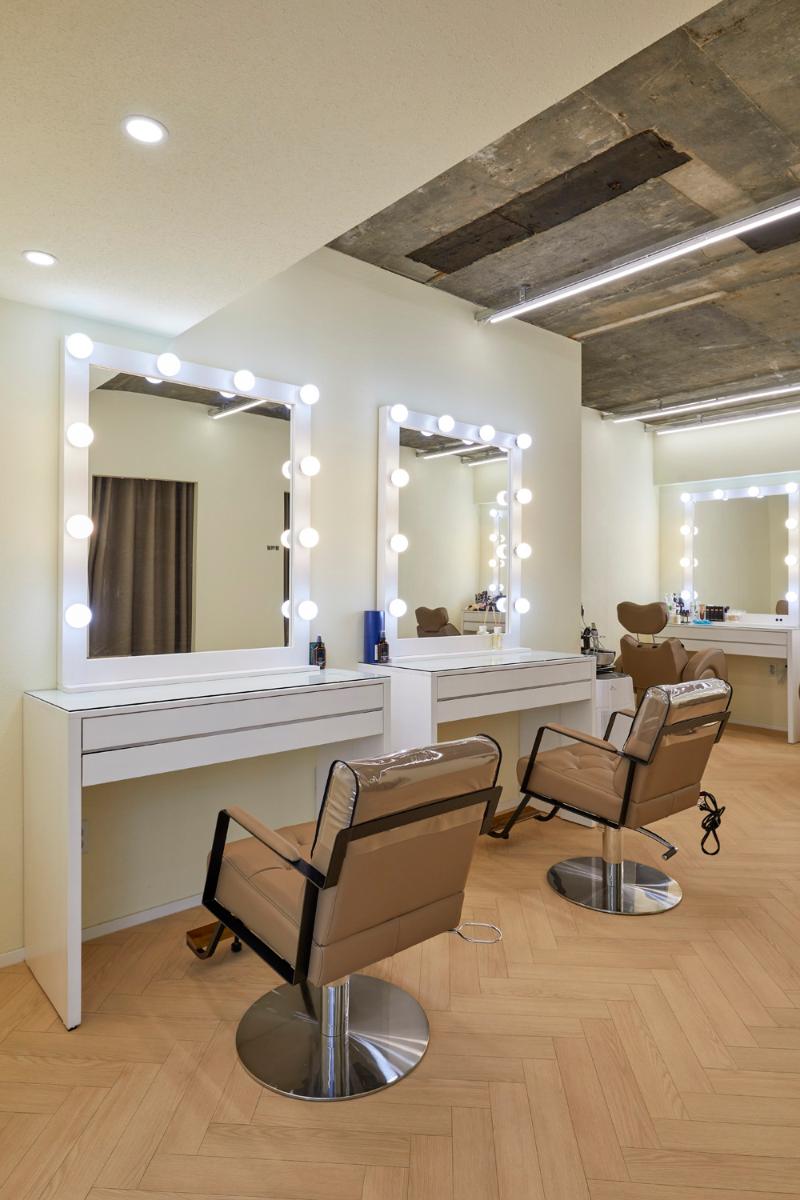 简约 20 坪美妆店设计-14