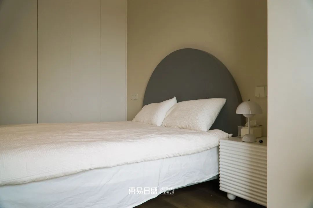 【实景】143㎡现代极简风格：小夫妻的奶油裸感家装，每㎡都藏着惊喜-49