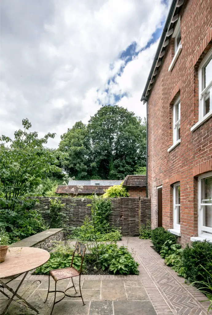 英式田园风公寓 | 维多利亚式房屋的现代演绎-27