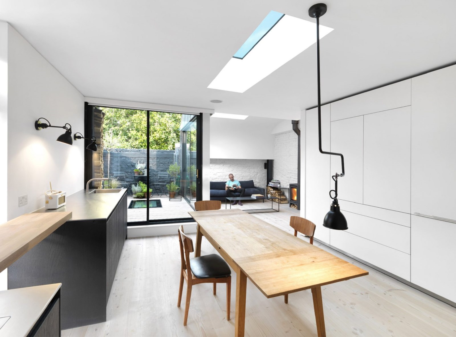 伦敦新住宅的单色内饰和乡村细节-4