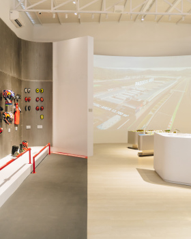 佩特敏纳摩托大奖赛电动体验画廊丨印度丨AT  LARS