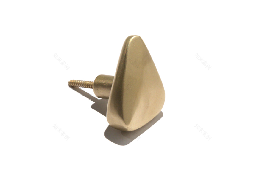 元素持有 | 抽象有机铜质硬件为家居增添雕塑气息-2