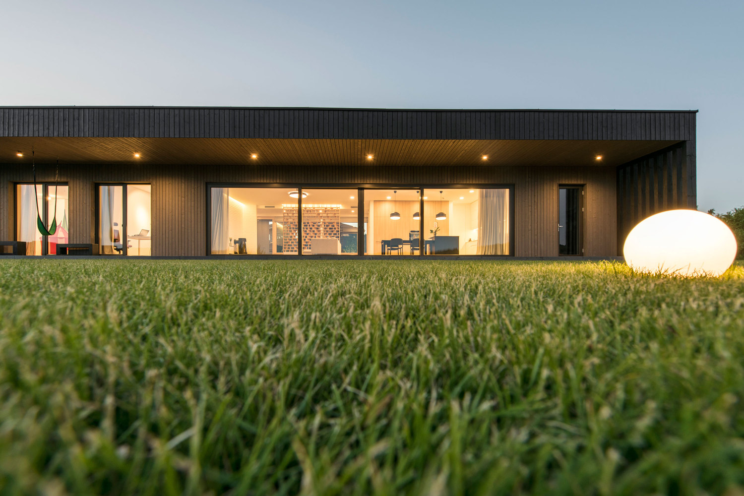 维尔纽斯“黑匣子”住宅，极简北欧风-38