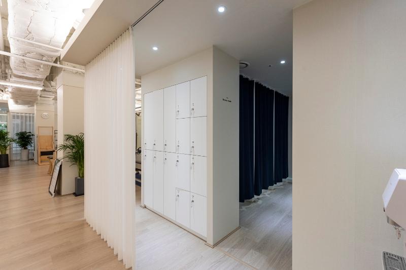 温润宜居的 39 平米白色与木质调氛围健身房设计-12