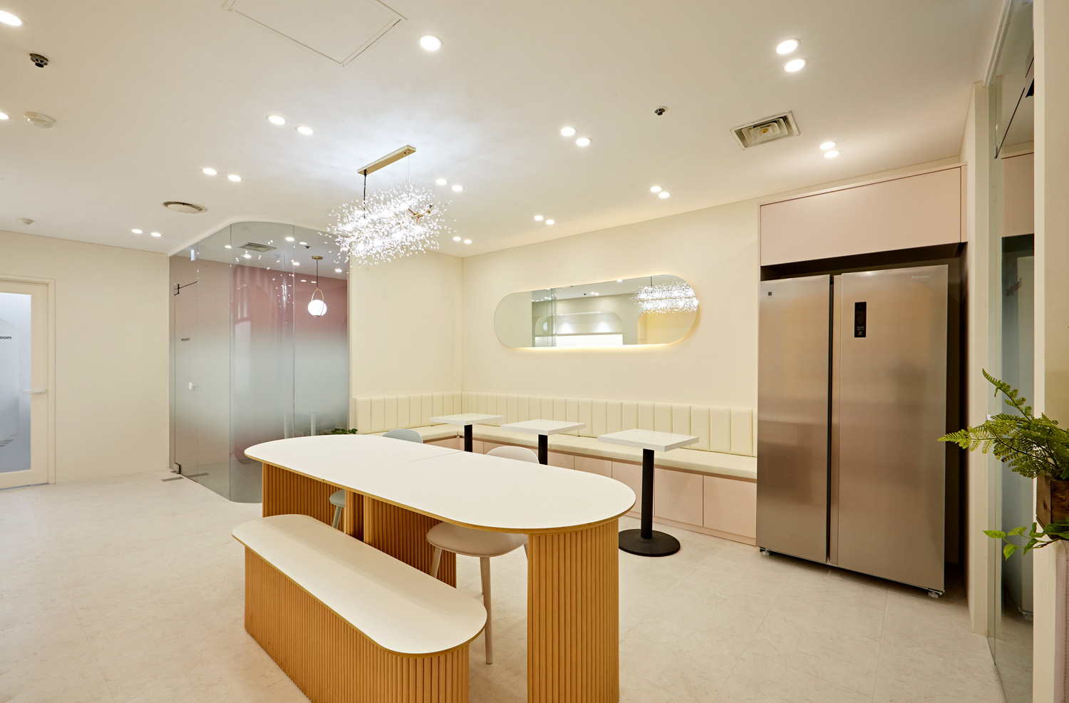 CS 共享办公空间 | 极简设计的 115 平米办公室内饰-4