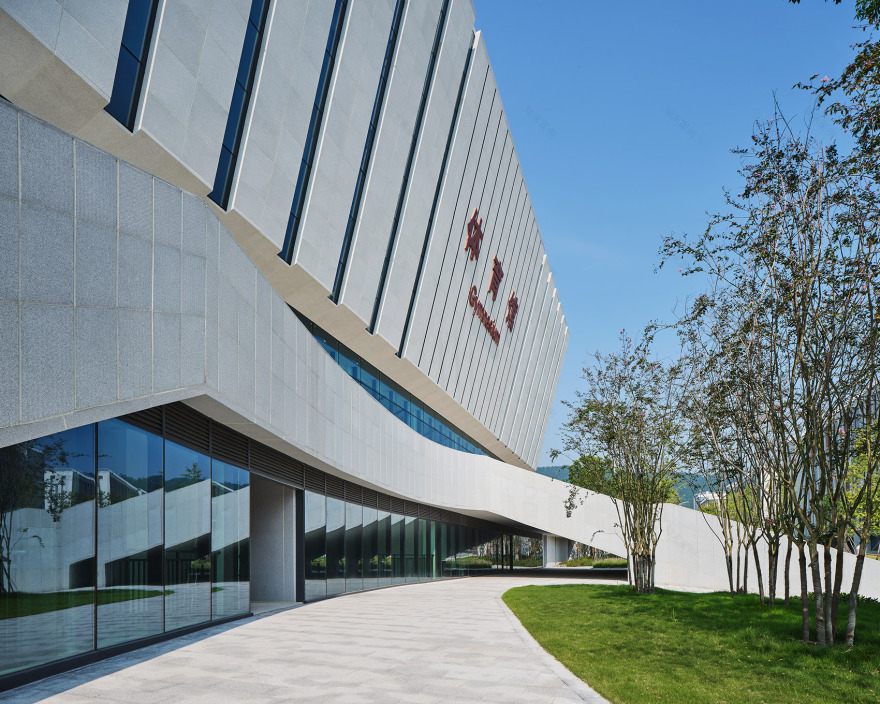 成都外国语学院宜宾校区综合体育馆丨中国宜宾丨同济大学建筑设计研究院(集团)有限公司-47