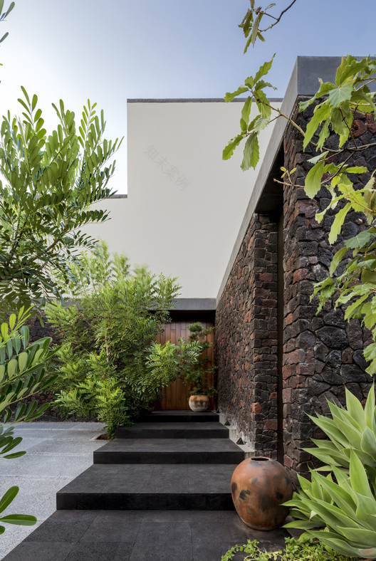 墨西哥火山石住宅(Rincón Del Pescado House)-2
