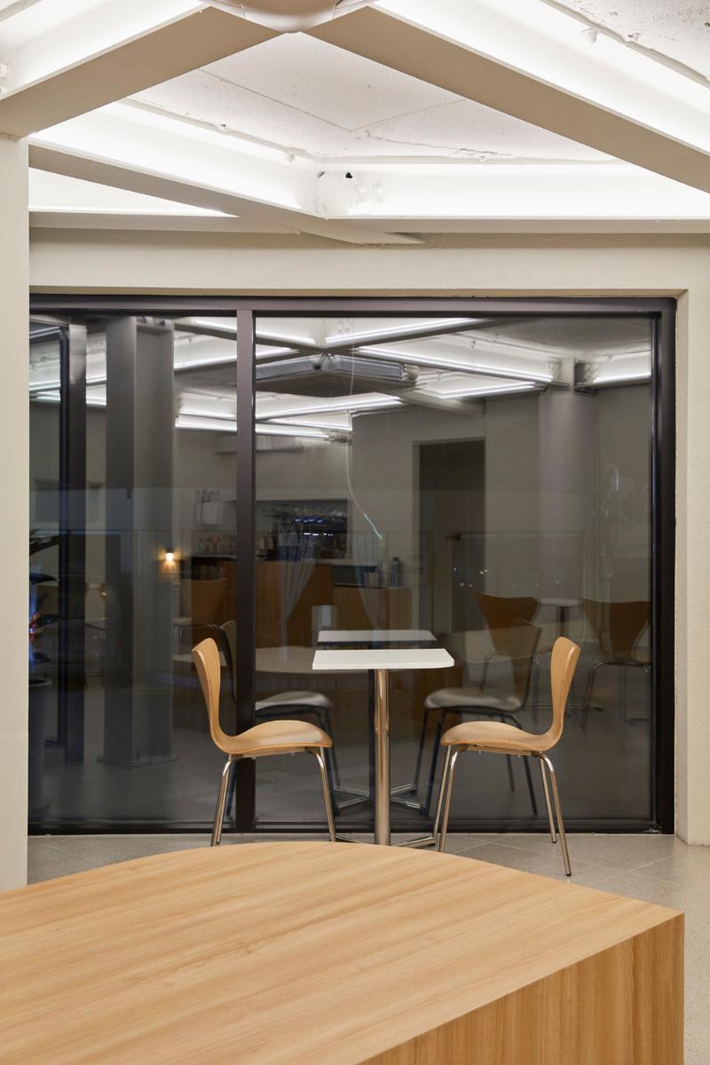 简约清新 15 坪咖啡厅，打造舒适氛围-13