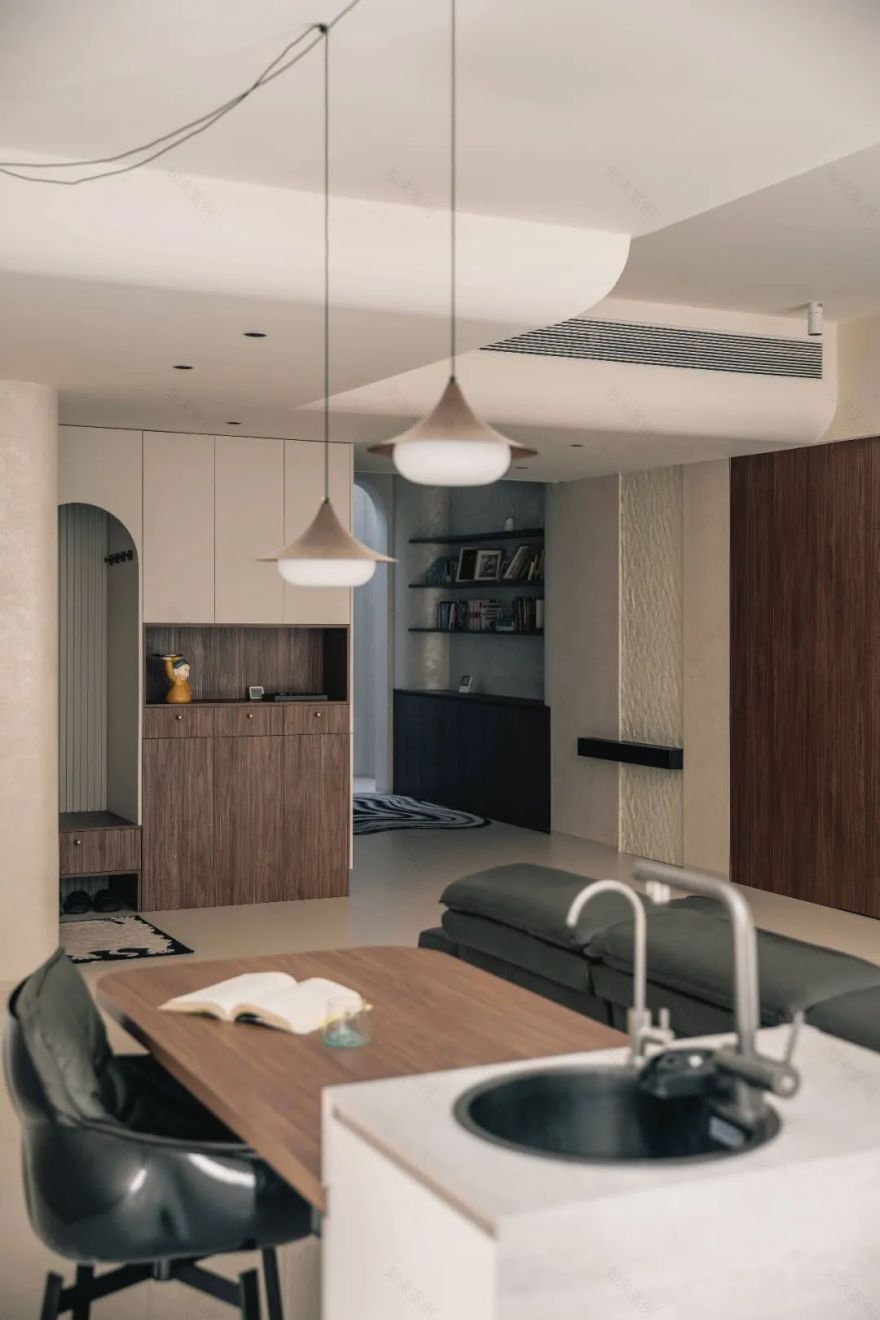 82平下跃理想国,咖啡、藏书与周末-14