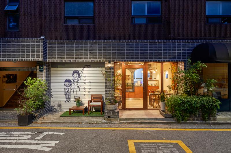 隐秘的糖果盒 | 9 平米复古风咖啡馆设计-11